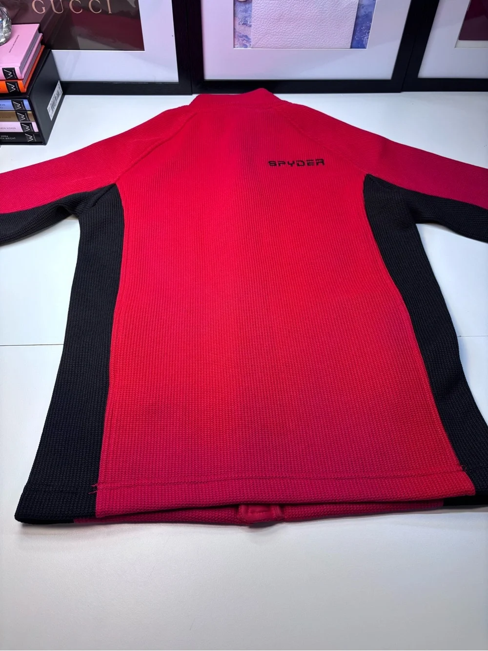 Spyder bold red
